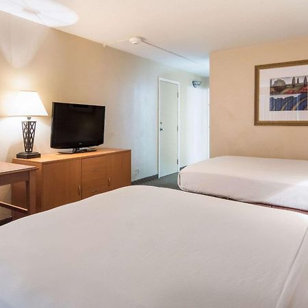 Rodeway Inn Duncanville Extérieur photo